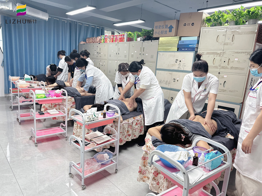 新年假期給身體按摩能有多爽，廣西美容管理健康